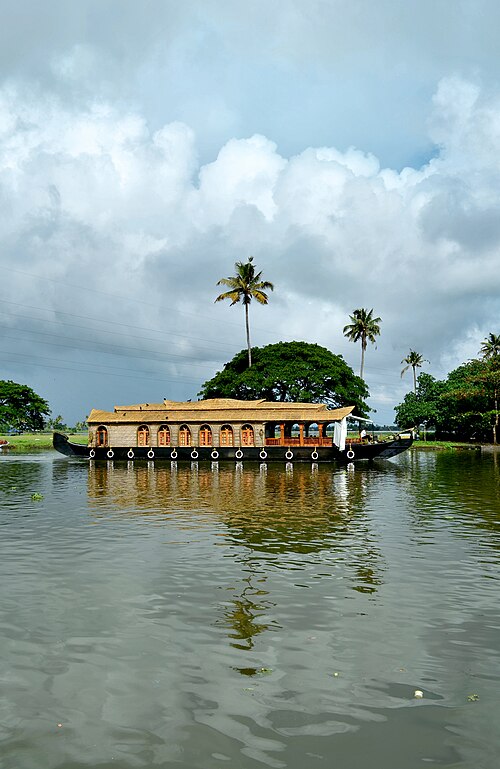 Famous landmark in Kerala — Alleppey Backwaters