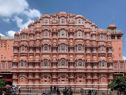Famous landmark in Rajasthan — Hawa Mahal, Jaipur