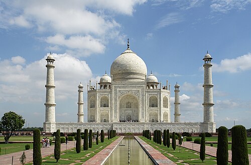 Famous landmark in Uttar Pradesh — Taj Mahal, Agra